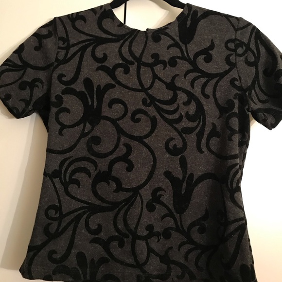 Women’s top - Picture 2 of 5